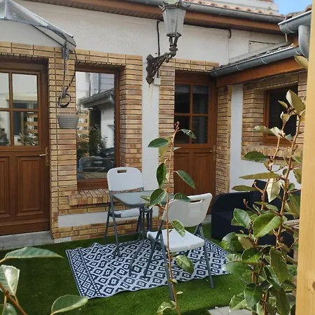 Charmante Dependance 10 Mn A Pieds Plage, Commerces 3*